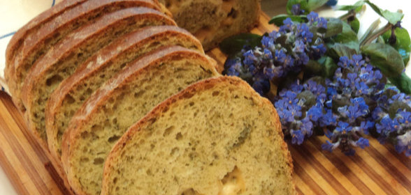 Хлеб со шпинатом и брынзой