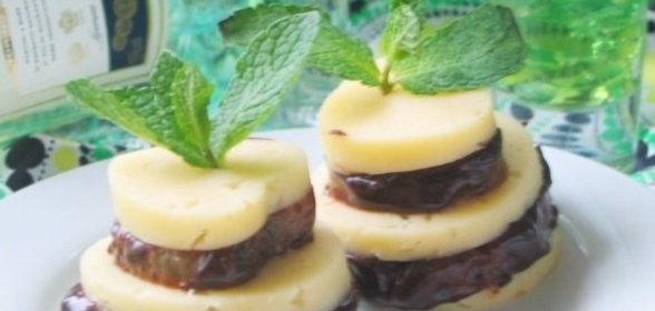 Канапе с ананасом и сыром
