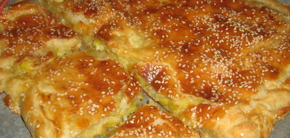 Пирог с луком-пореем и пармезаном