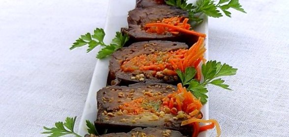 Квашеные баклажаны с морковкой и чесноком