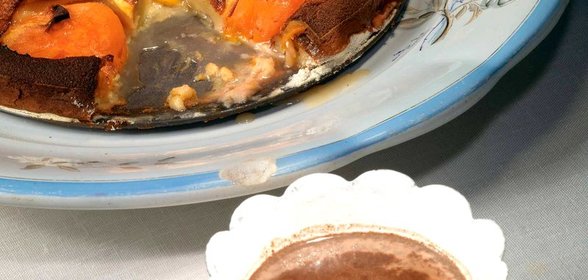 Клафути с абрикосами и персиками