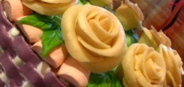 Яблочный торт с карамельным Баварским муссом с корицей