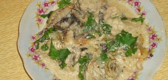 Куриная грудка в сметане