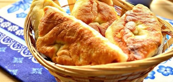 Постные пирожки с черникой