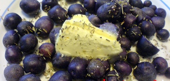 Картофель фиолетовый на пару