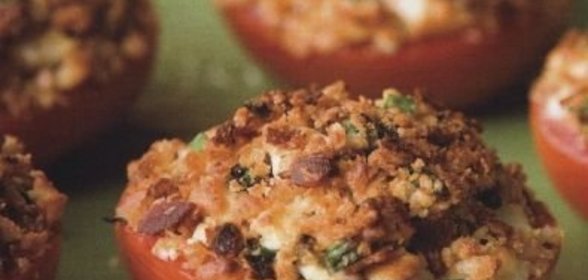Паста с орехами, творогом и кинзой
