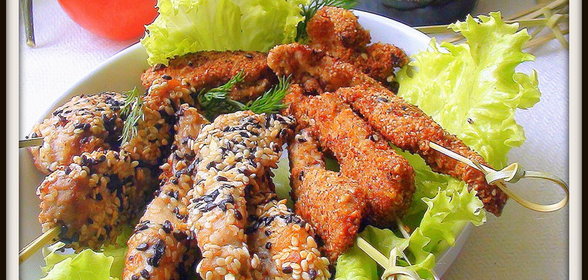 Куриные шашлычки – аростичини, с кунжутом и миндалём