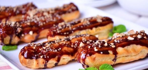 Эклеры ореховые