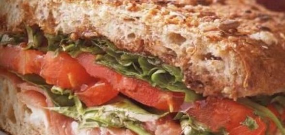 Помидоры с хреном в пряной заливке