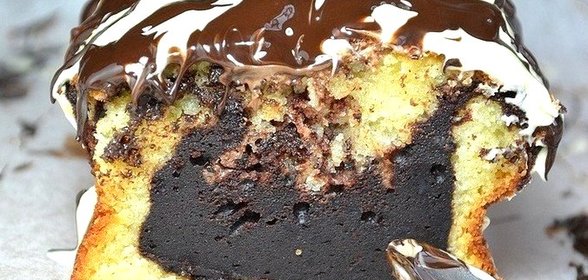 Ванильный кекс с влажной шоколадной начинкой