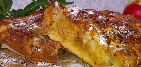 Пирог с яблоками и корицей