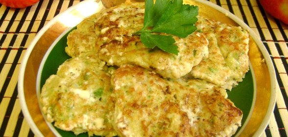 Мясные оладьи с кабачками