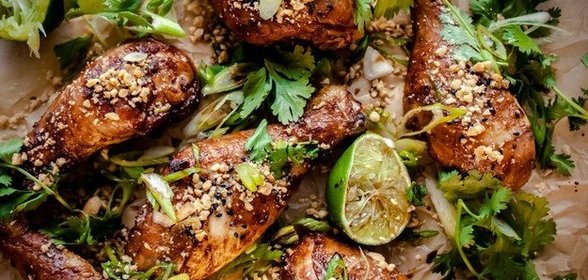 Пряная курица с имбирем и арахисом