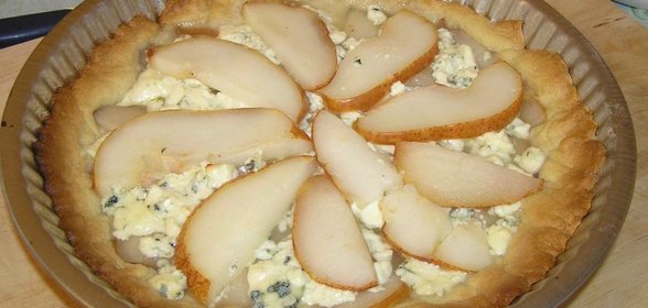 Пирог с грушами и сыром