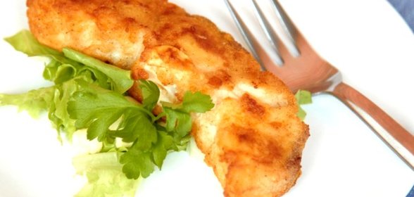 Стейк из акулы на сковороде