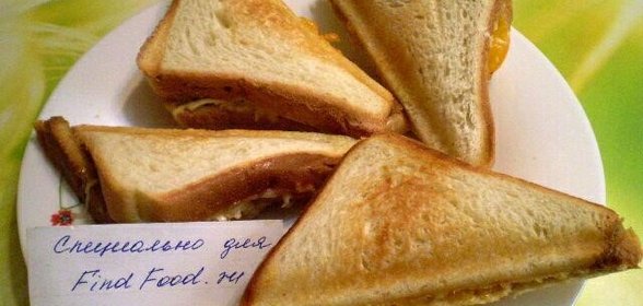 Сэндвичи с паштетом и помидором