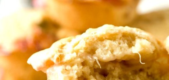 Фисташковые пирожные с карамелью