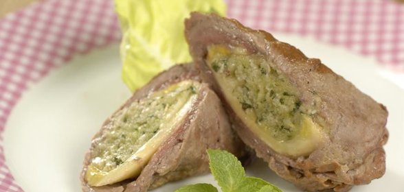 Рулеты из говядины с ананасами