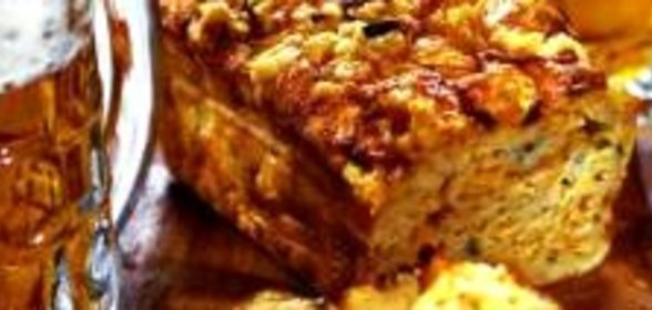 Луковый кекс с сыром