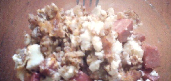 Завтрак по‑мужски из жареной гречки с адыгейским сыром