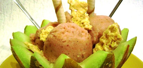 Праздничный мясной рулет