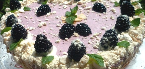 Торт Ежевичная поляна