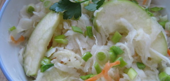 Квашеная капуста с яблоками