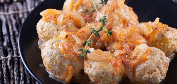 Куриные тефтели с капустой