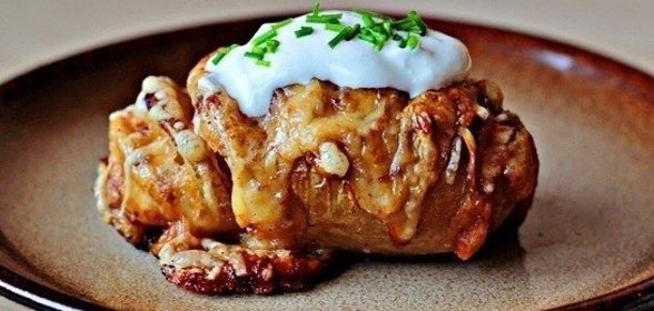 Печеный картофель с сыром