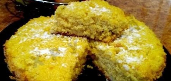 Шарлотка с яблоками в мультиварке