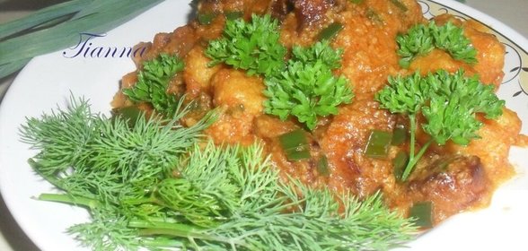 Кукурузные клецки с мясным соусом
