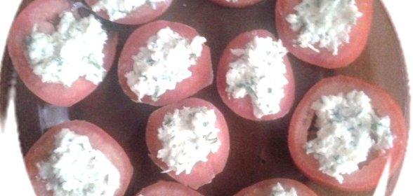 Закуска из помидоров с сыром и чесноком