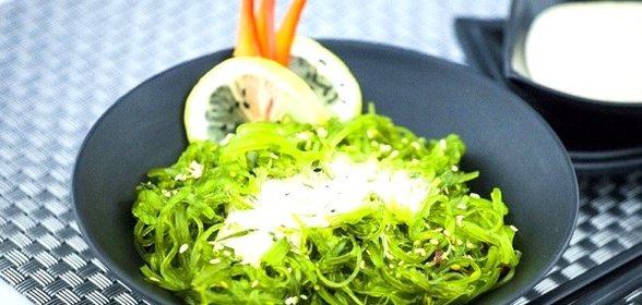 Салат с водорослями Чука