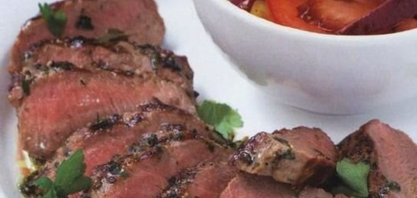 Баранина с петрушкой и розмарином, жареная на гриле