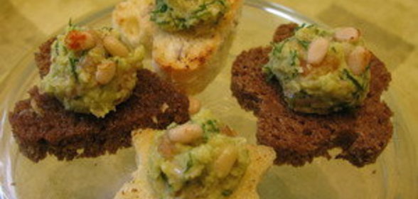 Паста для канапе из авокадо и семги