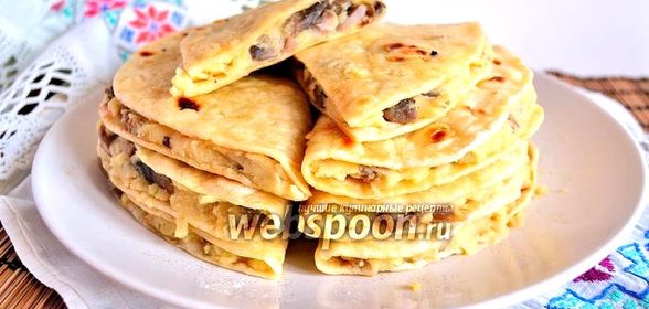 Кыстыбый с картофелем и грибами