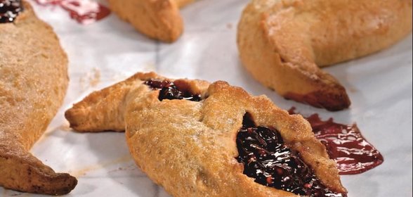 Пирожки из медового теста