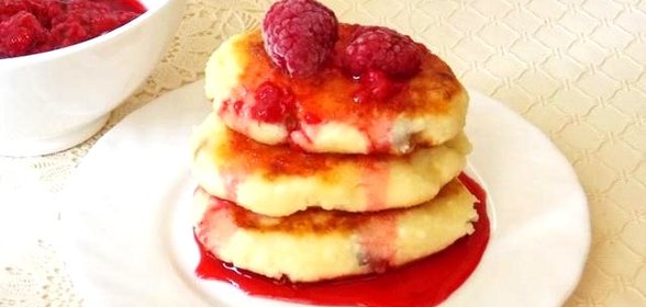 Сырники с изюмом и малиной