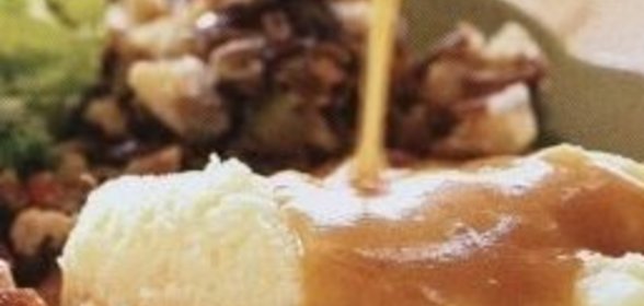 Пельмени «Рог изобилия» с бульоном