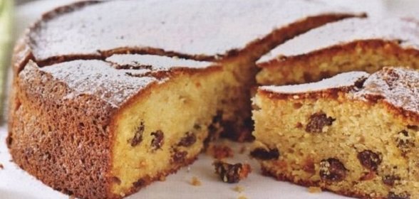 Миндальный пирог с изюмом