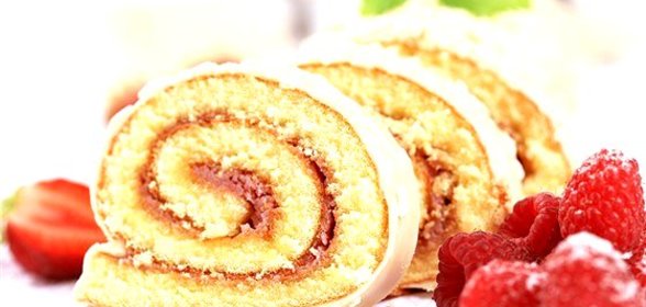 Бисквитный рулет на скорую руку