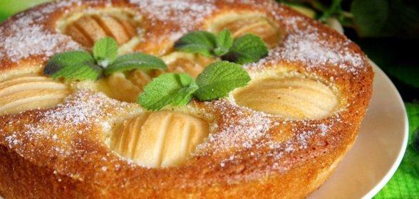 Кукурузно - манный пирог с грушами
