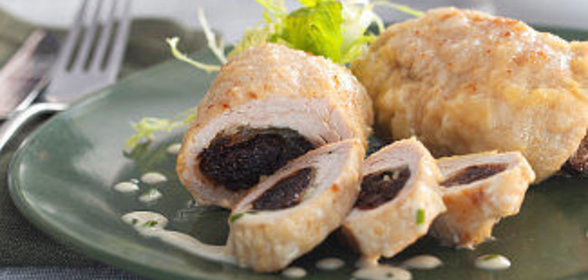Рулетики из индейки с черносливом в мультиварке