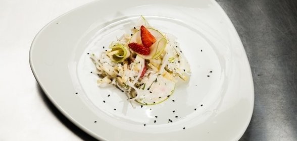 Салат с яблоком