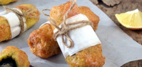 Хрустящие роллы с начинкой из рыбы и песто