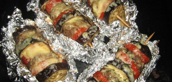 Баклажаны с мясным фаршем на шампуриках.(Возможно вариант)