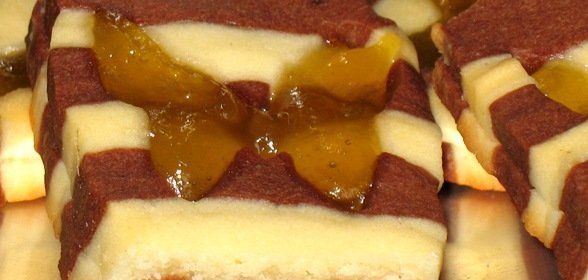 Полосатое печенье с начинкой из манго