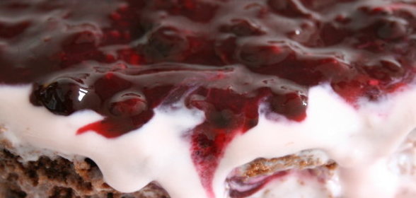 Шоколадно-ягодный торт