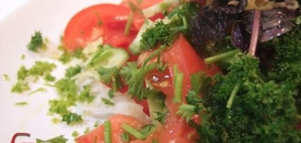 Пицца с бараниной и помидорами