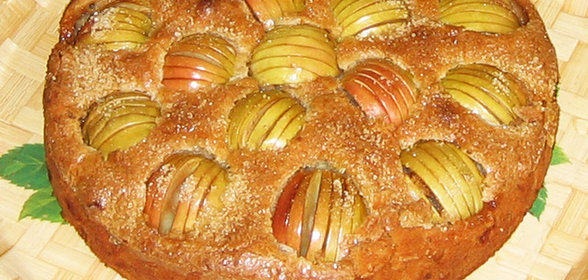 Яблочный бисквитный пирог (вариант)